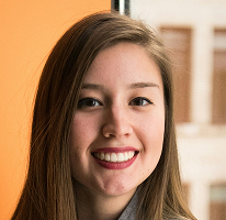 Retrato de Victoria Lawson CFO, líder de uma empresa de operações financeiras